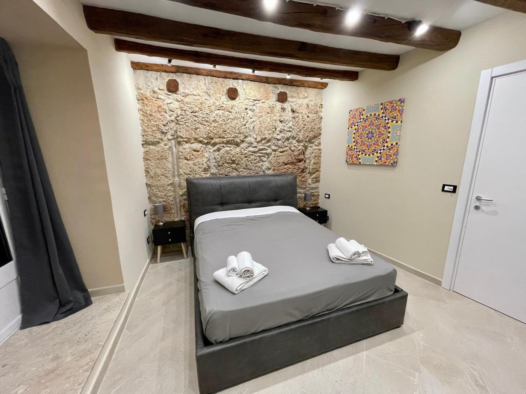 Tommy'S Rooms Palermo Exterior photo